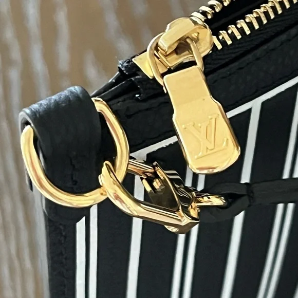 Louis Vuitton Inside Out Neverfull Pouch MM - Picture 5 of 9